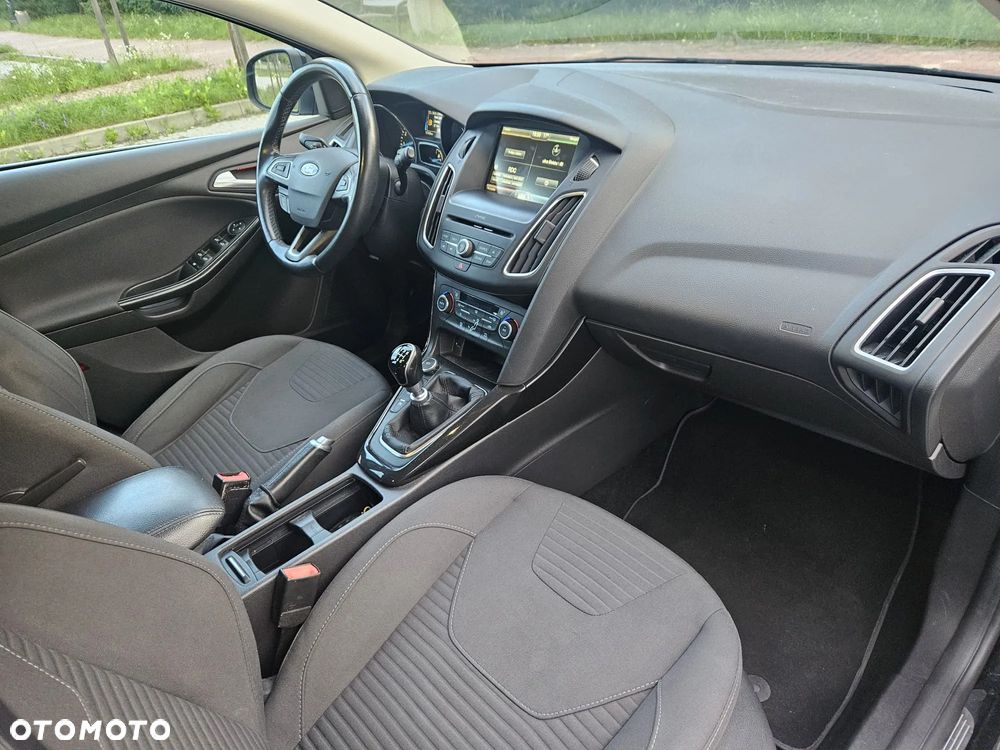 Ford Focus 1.5 EcoBoost STart-Stopp-System TITANIUM - 11