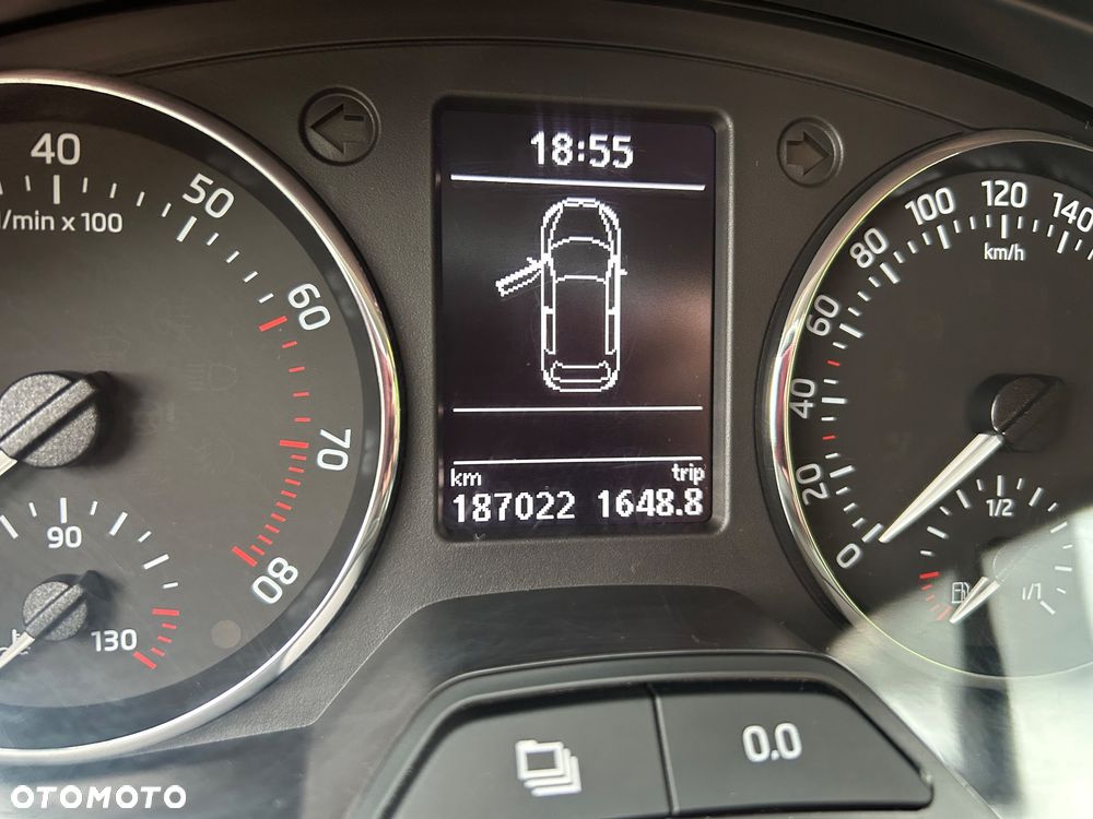 Skoda RAPID 1.4 TSI DSG Drive - 17