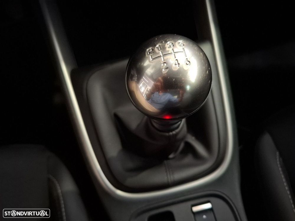 Jeep Avenger 1.2 GSE T3 Altitude - 19