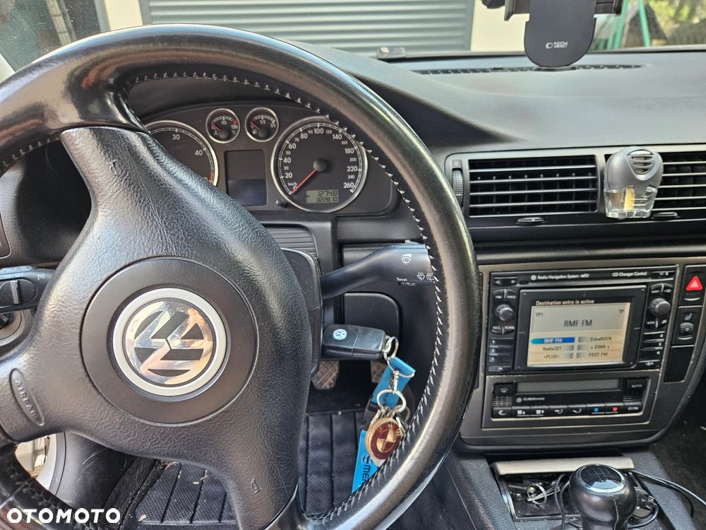 Volkswagen Passat - 5