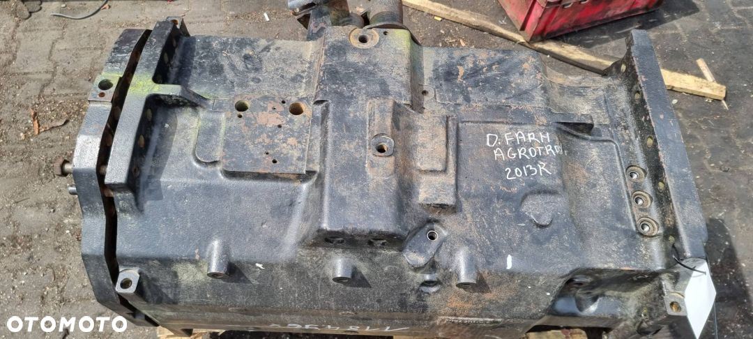 OBUDOWA SKRZYNI DEUTZ- FAHR AGROTRON X720 - 3