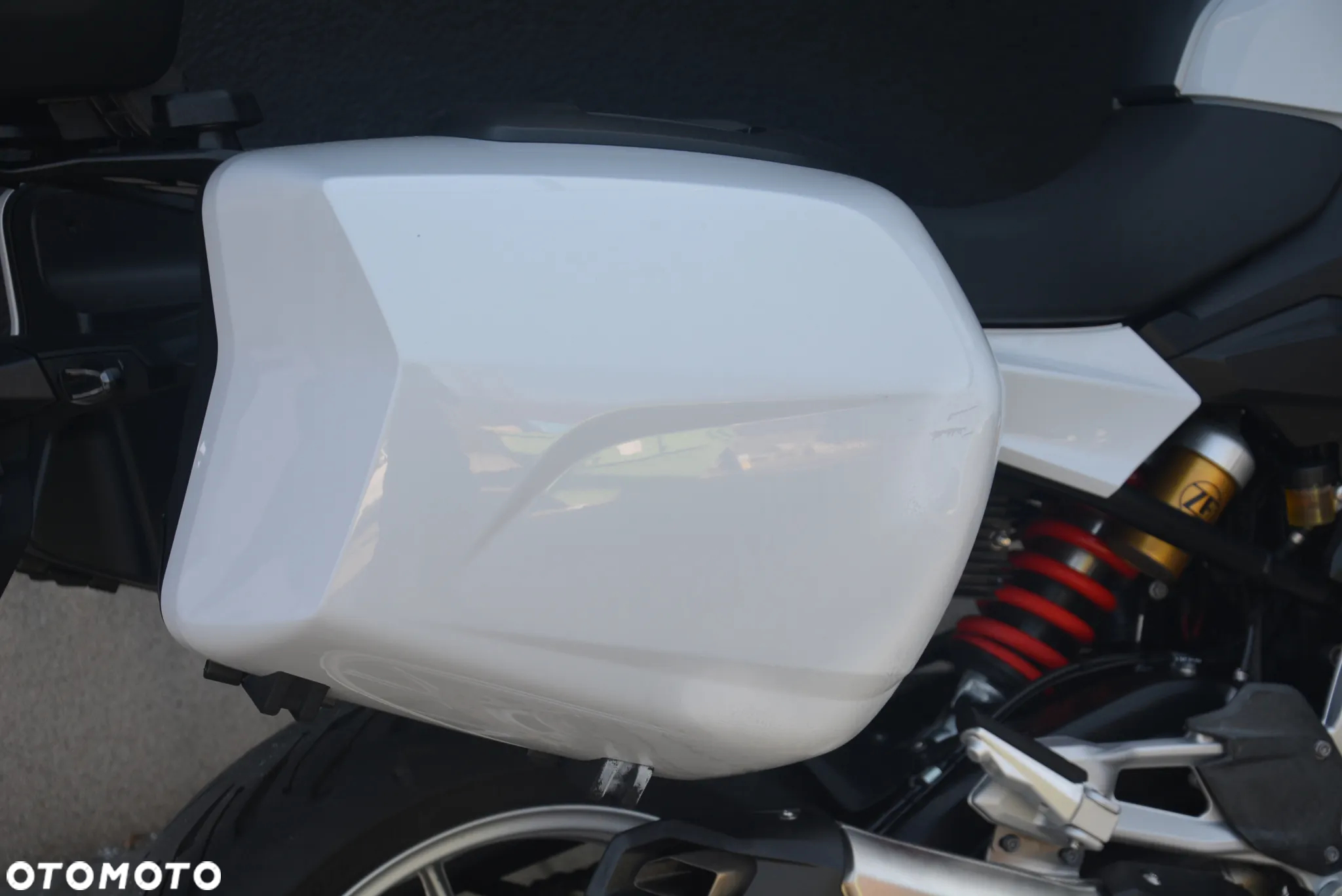 BMW XR - 8