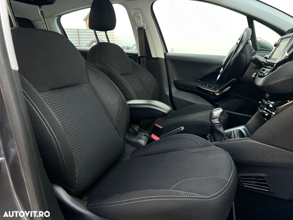 Peugeot 208 PureTech 110 Stop & Start Allure - 8