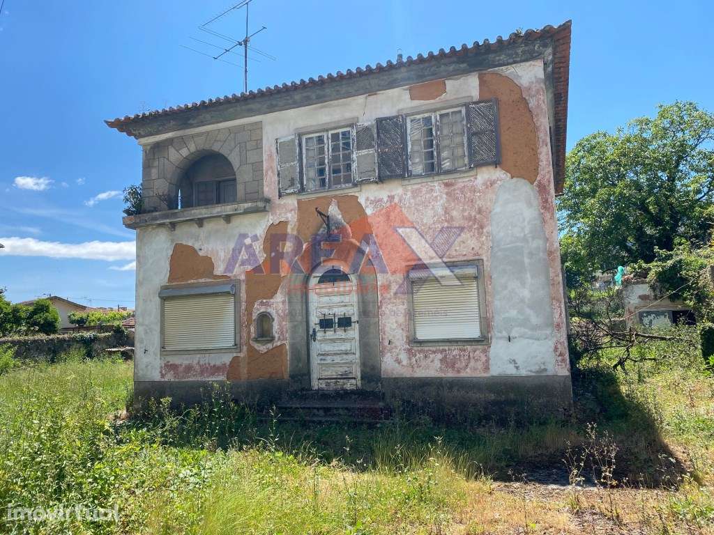 Moradia no centro da cidade para recuperar. Implantação 103m2 e ter... - Grande imagem: 3/4
