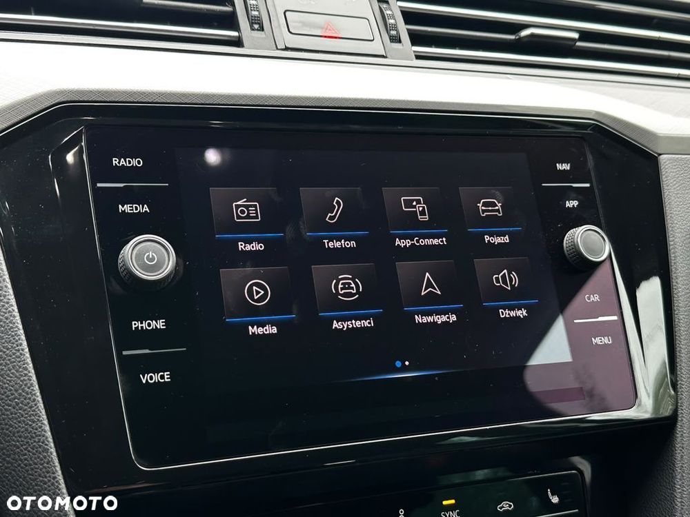 Volkswagen Passat - 18
