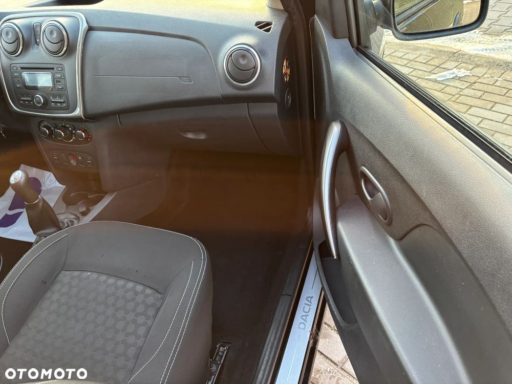 Dacia Logan 1.2 16V 75 Laureate - 12