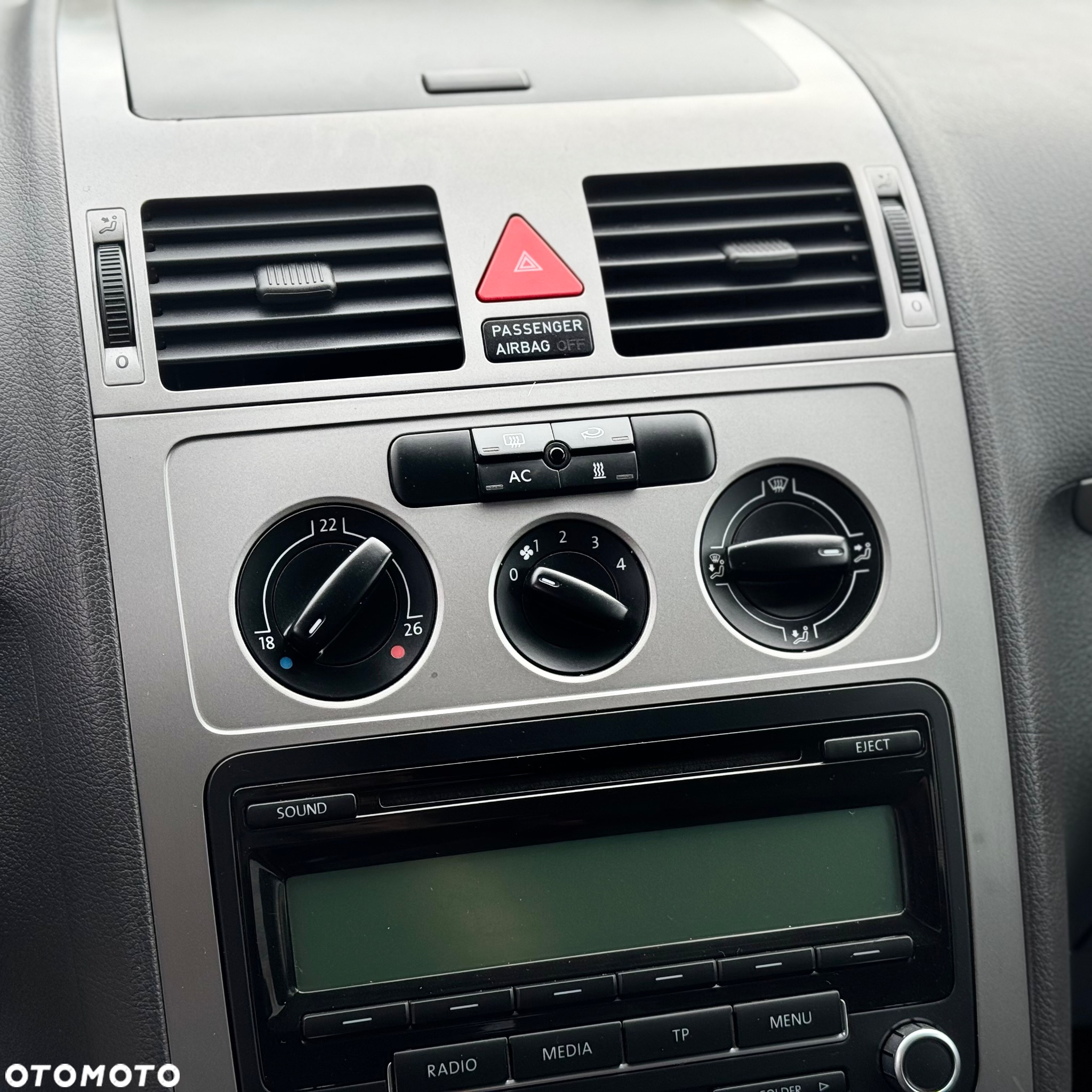Volkswagen Touran - 15