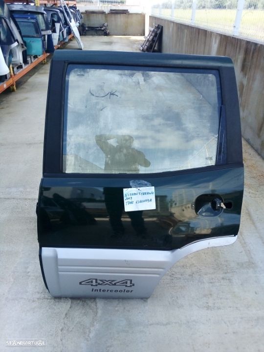 Porta tras esquerda Nissan Terrano 2003 - 2