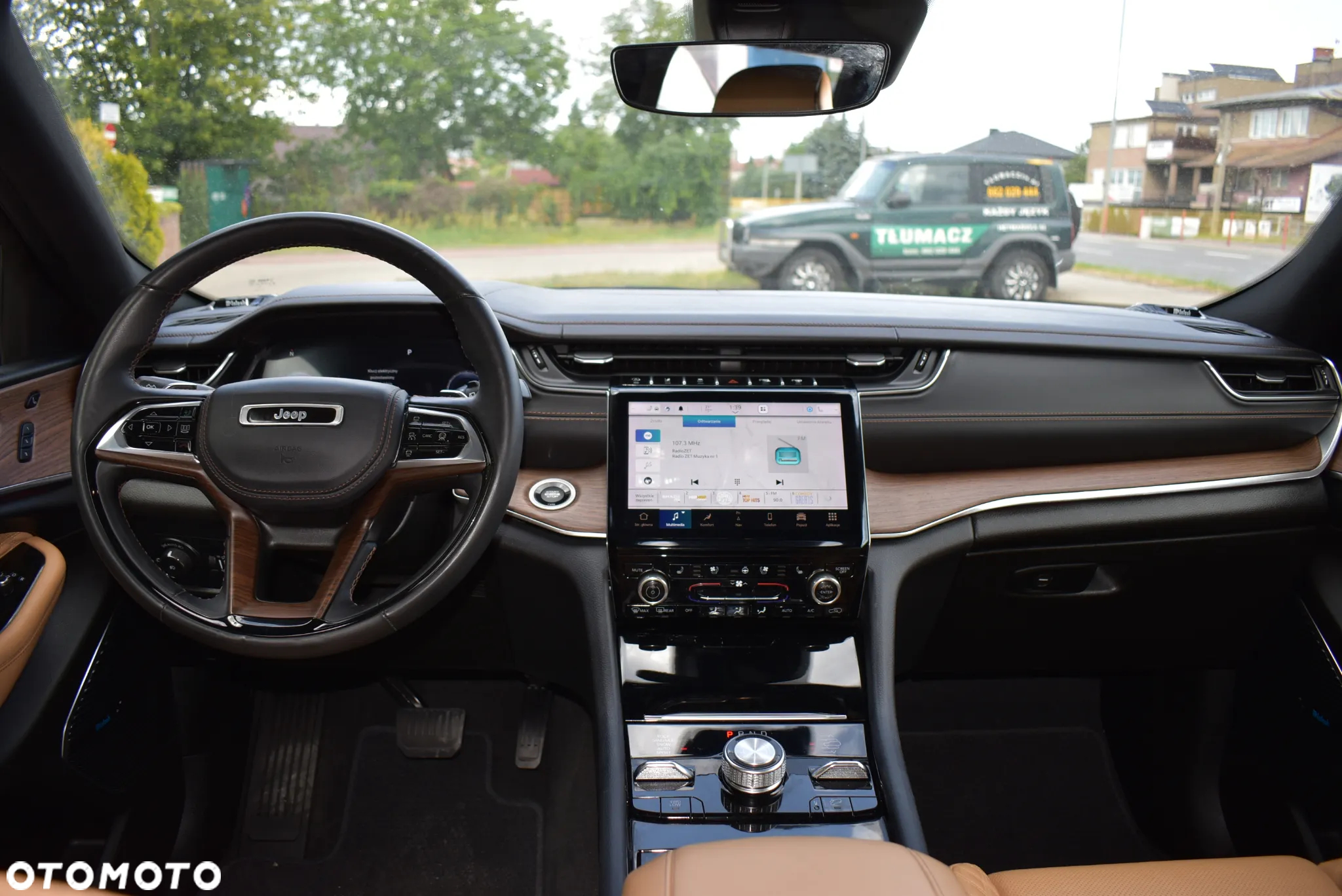 Jeep Grand Cherokee - 12