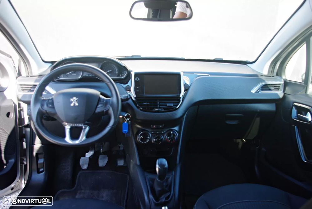 Peugeot 208 1.2 PureTech Style - 14