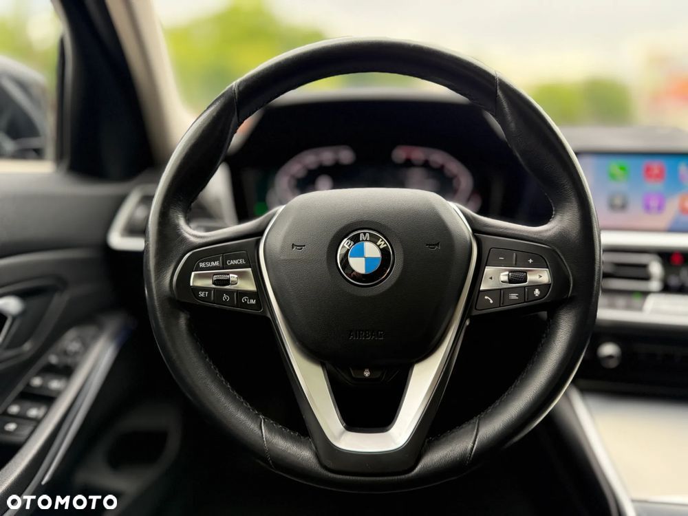 BMW Seria 3 320d Luxury Line - 18