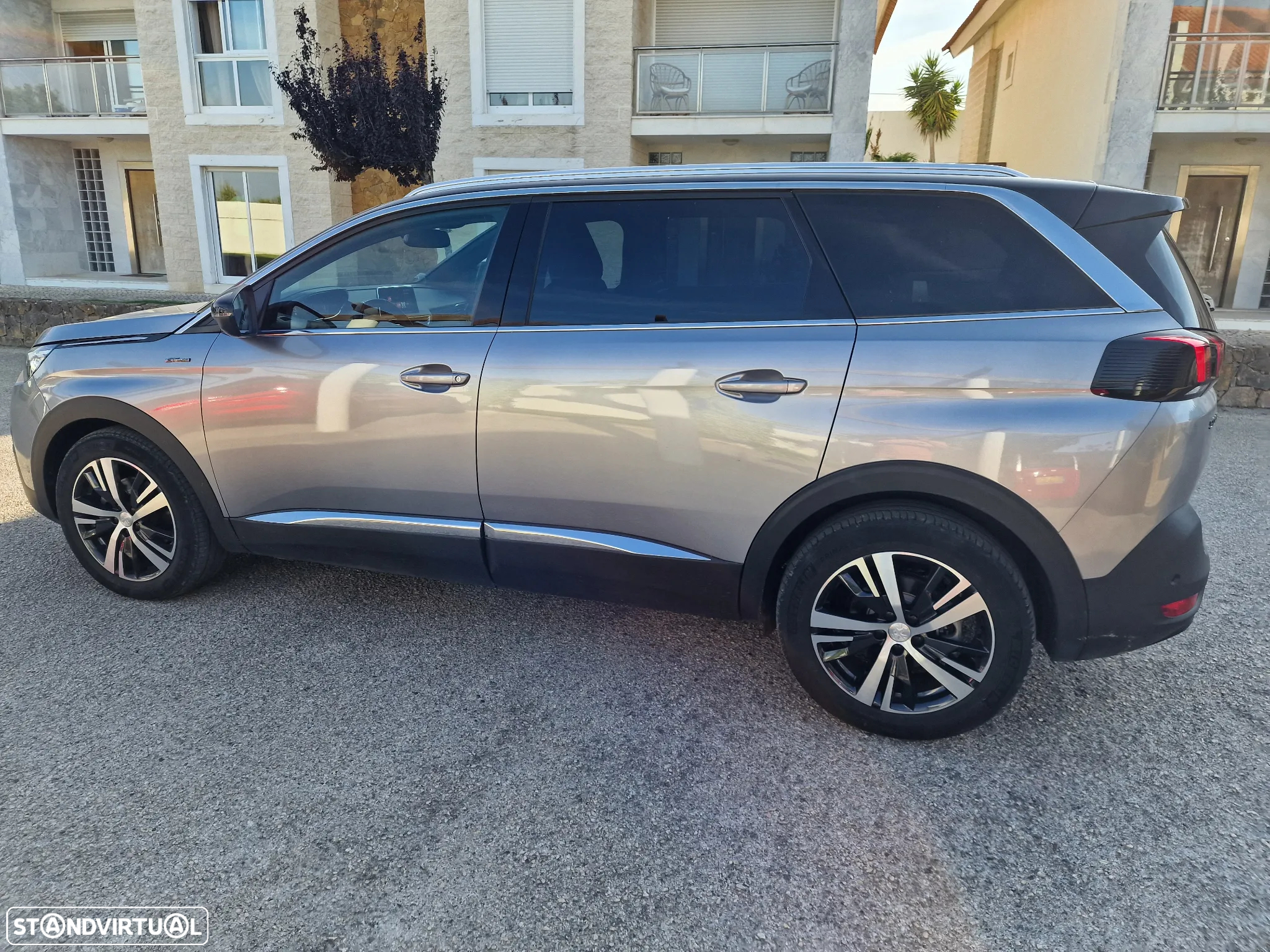 Peugeot 5008 1.5 BlueHDi GT Line J19 EAT8 - 3