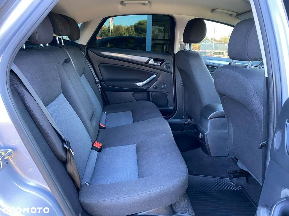 Ford Mondeo - 9