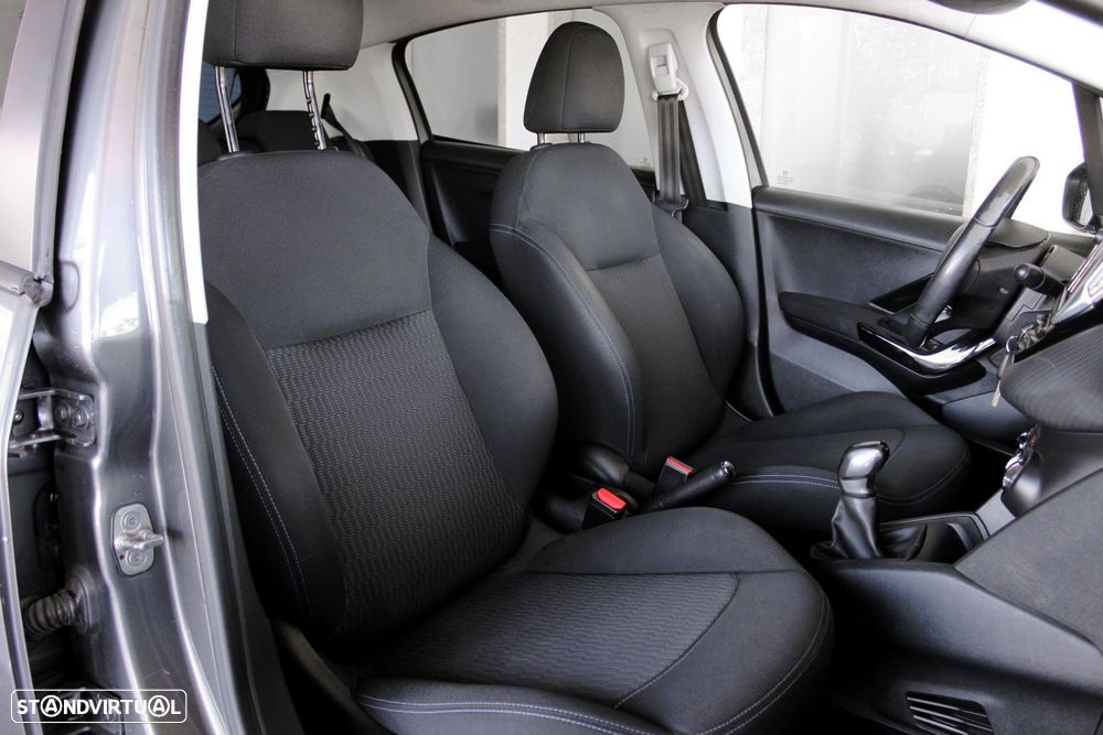 Peugeot 208 1.2 PureTech Style - 23