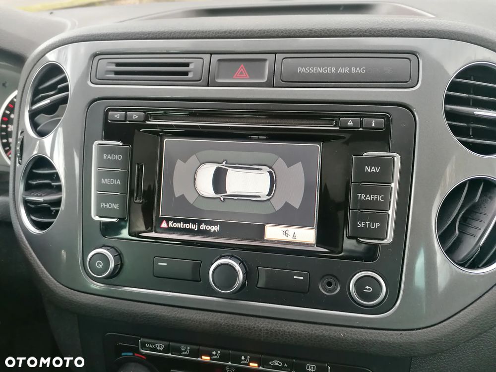 Volkswagen Tiguan 2.0 TDI DPF BlueMotion Technology Sport & Style - 23