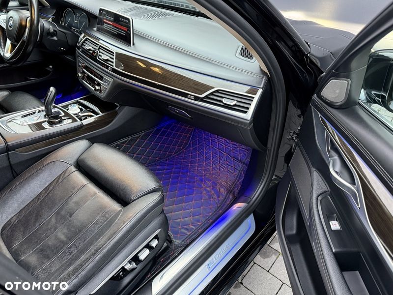 BMW Seria 7 - 17
