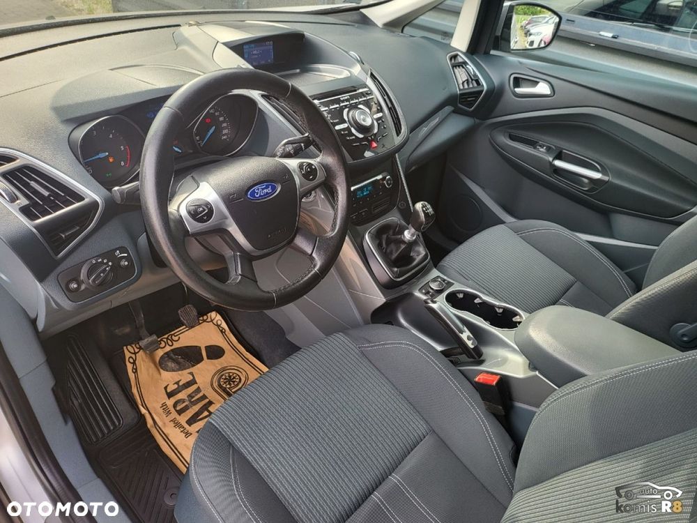 Ford Grand C-MAX - 25