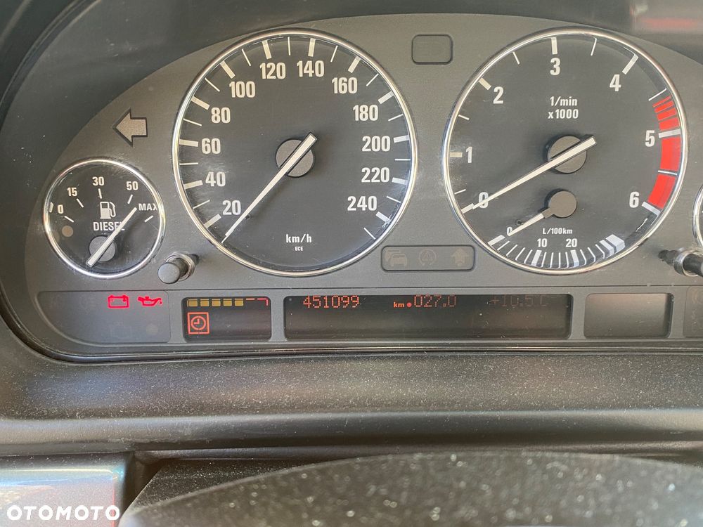 BMW Seria 5 530d Touring - 11