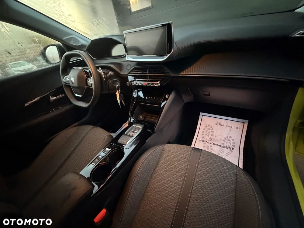 Peugeot 208 - 6