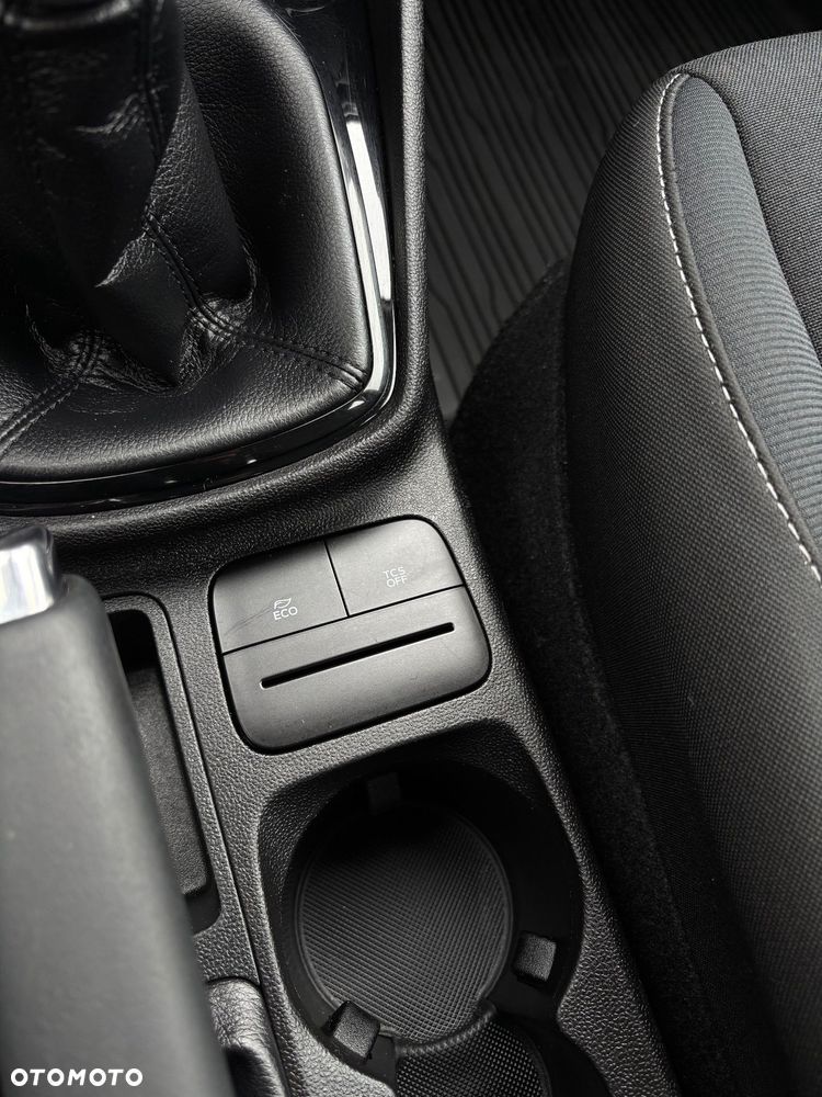 Ford Fiesta 1.1 S&S COOL&CONNECT - 23