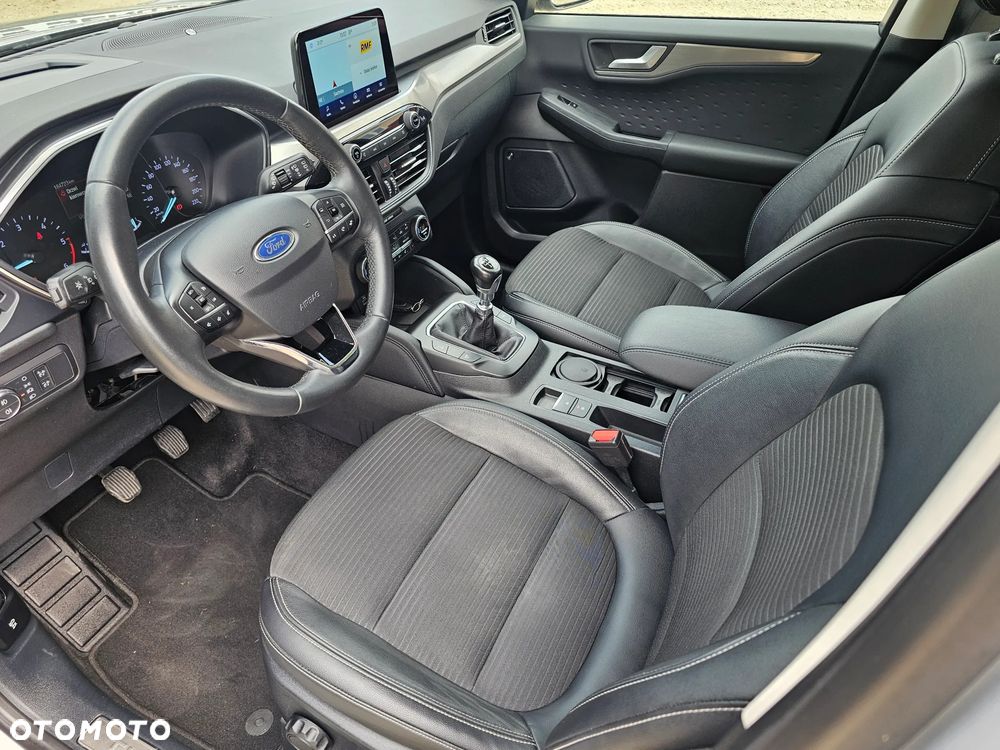 Ford Kuga - 10
