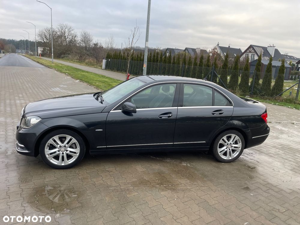 Mercedes-Benz Klasa C 180 CGI Automatik BlueEFFICIENCY Avantgarde - 9