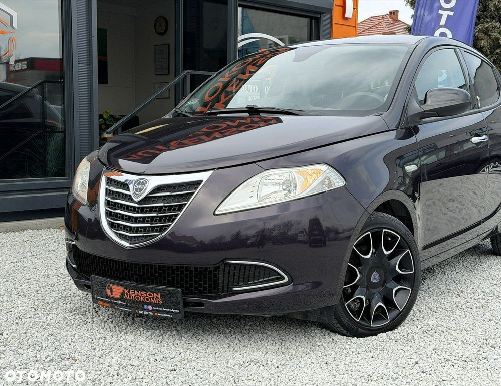 Lancia Ypsilon 0.9 Black&Red S&S - 8