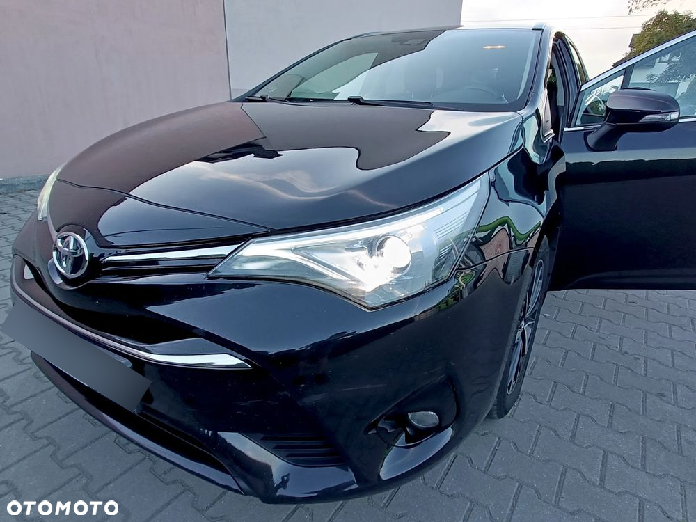 Toyota Avensis 1.8 Premium - 19
