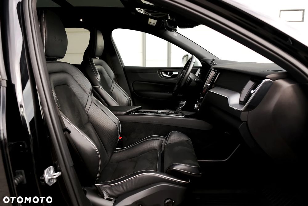 Volvo XC 60 T6 AWD Geartronic RDesign - 20