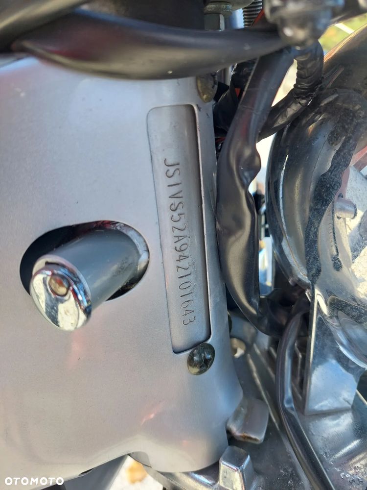 Suzuki Intruder - 12