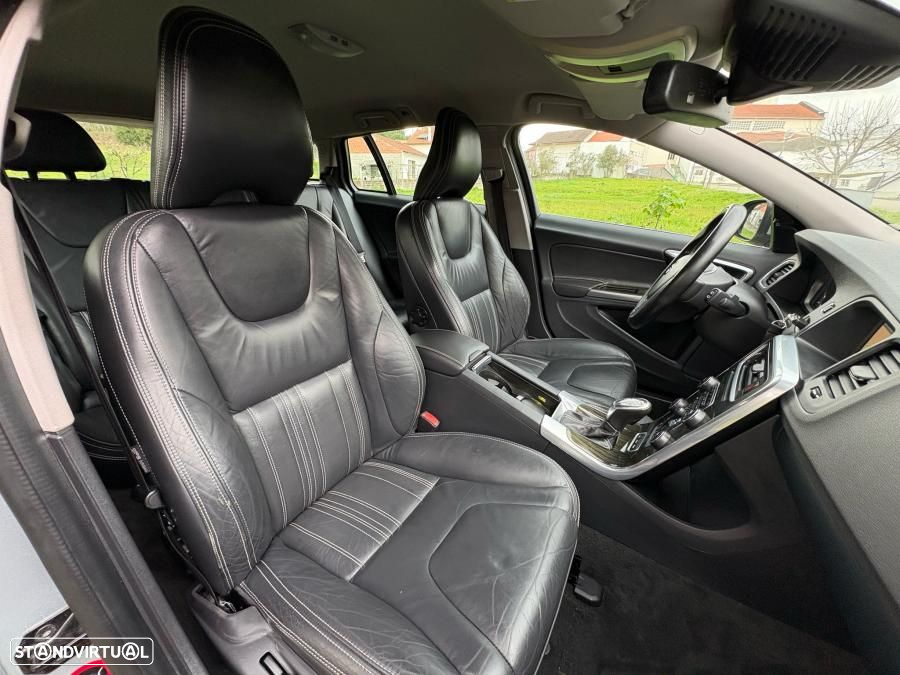 Volvo V60 2.4 D6 Summum AWD Phev - 30
