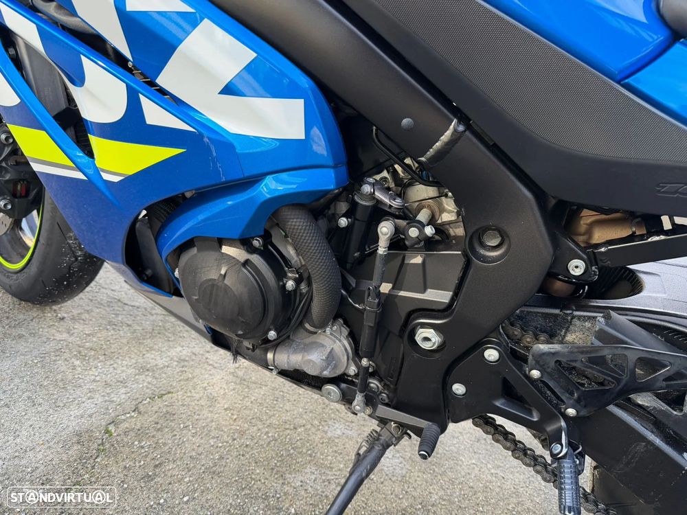 Suzuki GSX-R - 10