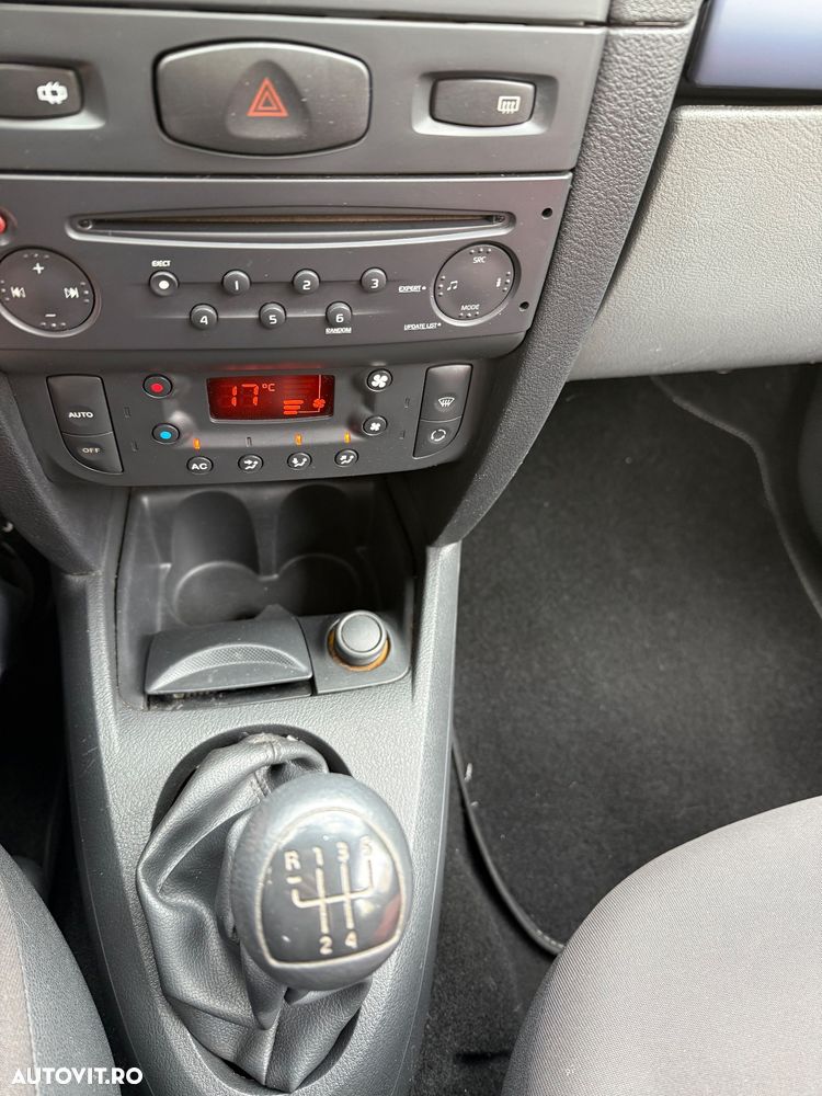 Renault Symbol - 13