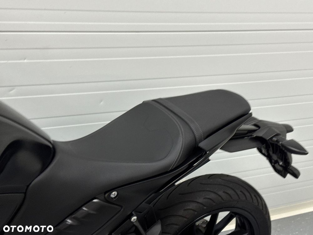 Yamaha MT - 27