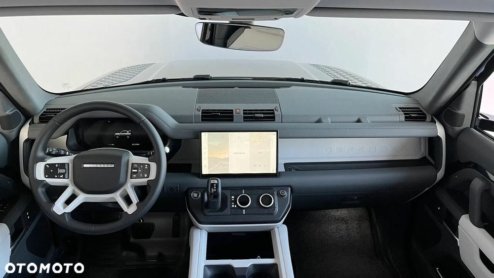 Land Rover Defender - 8