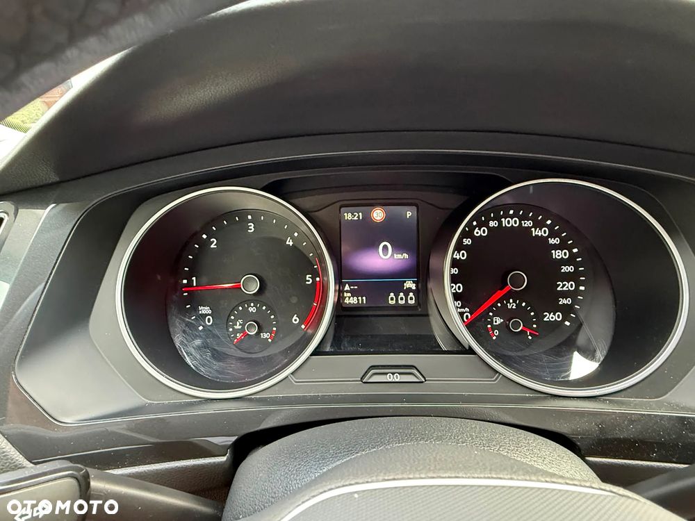 Volkswagen Tiguan - 11