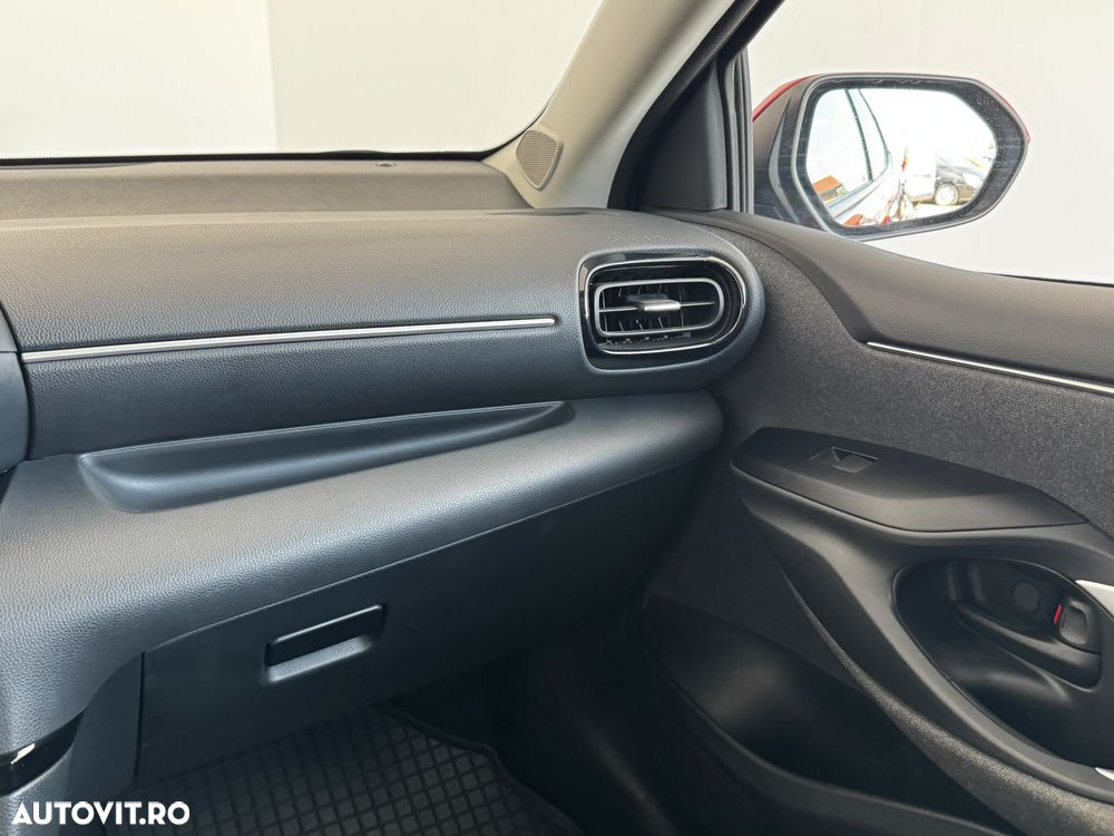 Toyota Yaris 1.5 L Dynamic - 25