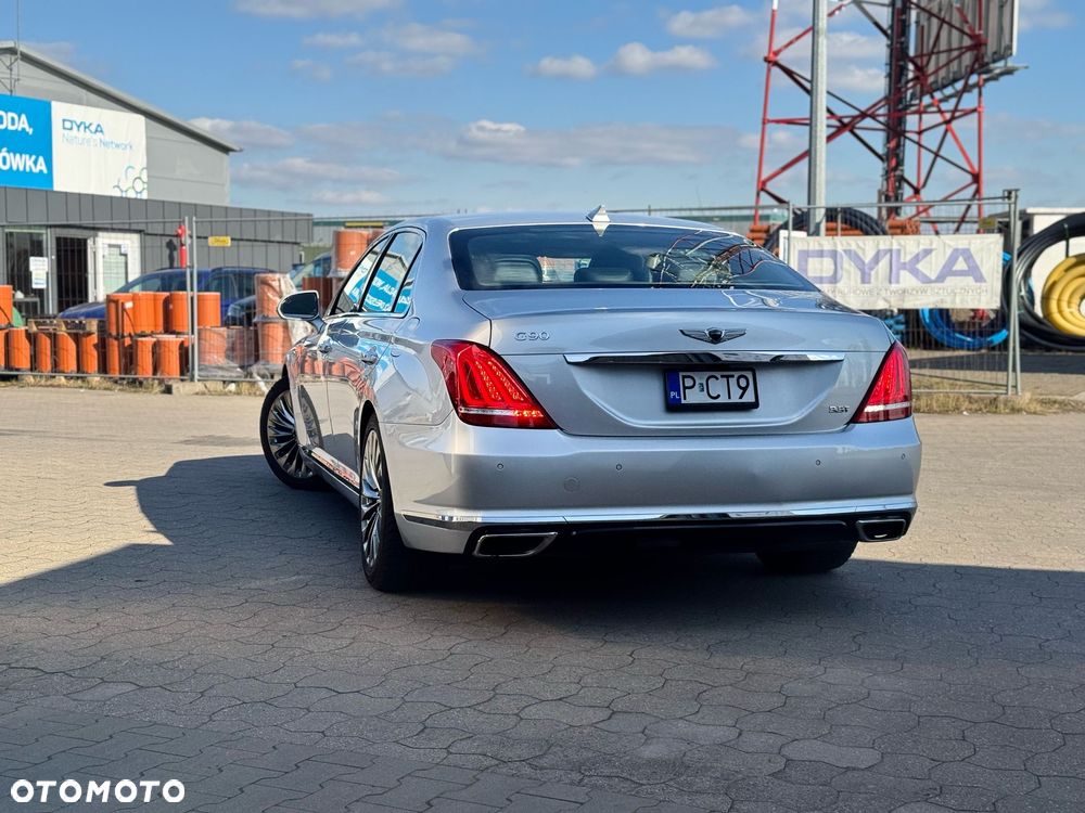 Genesis G90 - 18