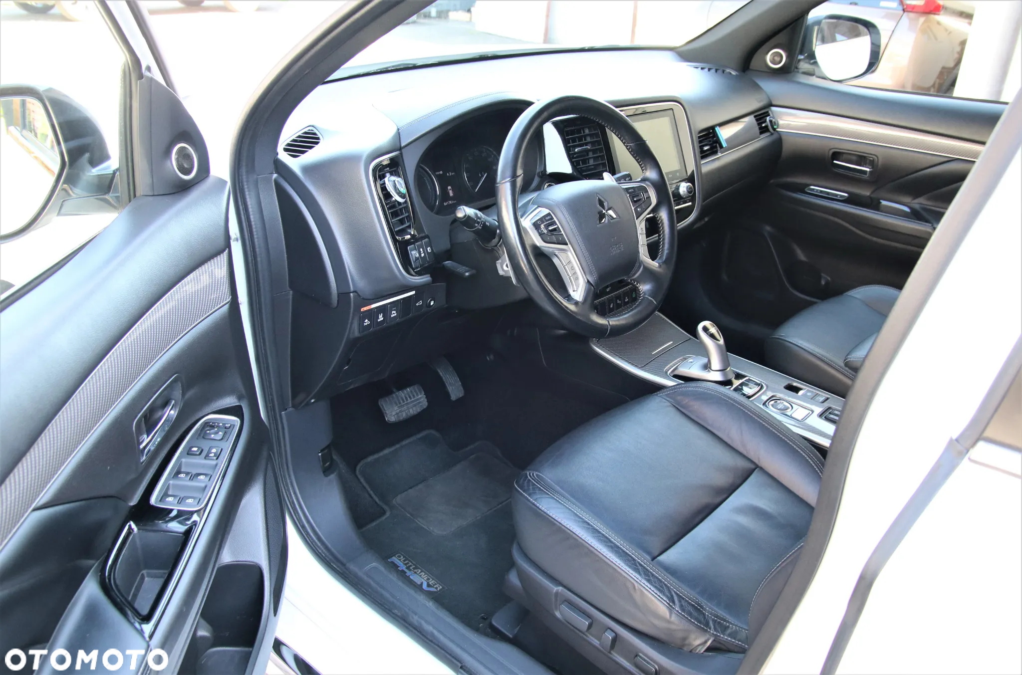 Mitsubishi Outlander 2.0 4WD Plug-In Hybrid - 19