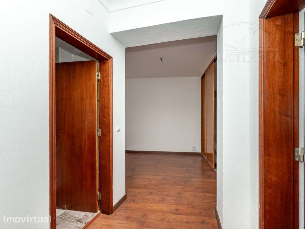 Apartamento r/chão T1 em Évora - Grande imagem: 4/10