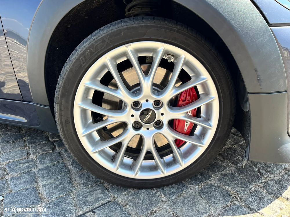 MINI Cabrio John Cooper Works - 10