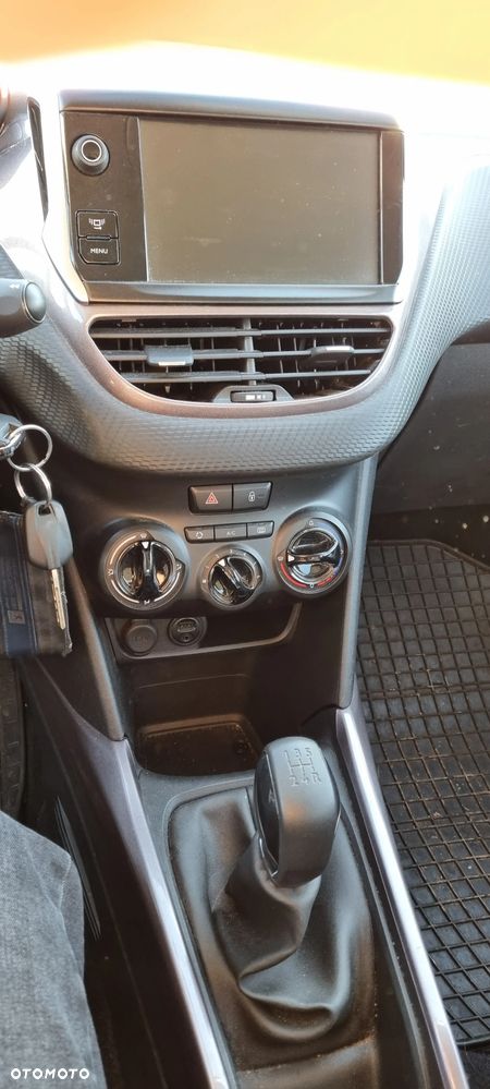 Peugeot 2008 PureTech 82 Access - 10