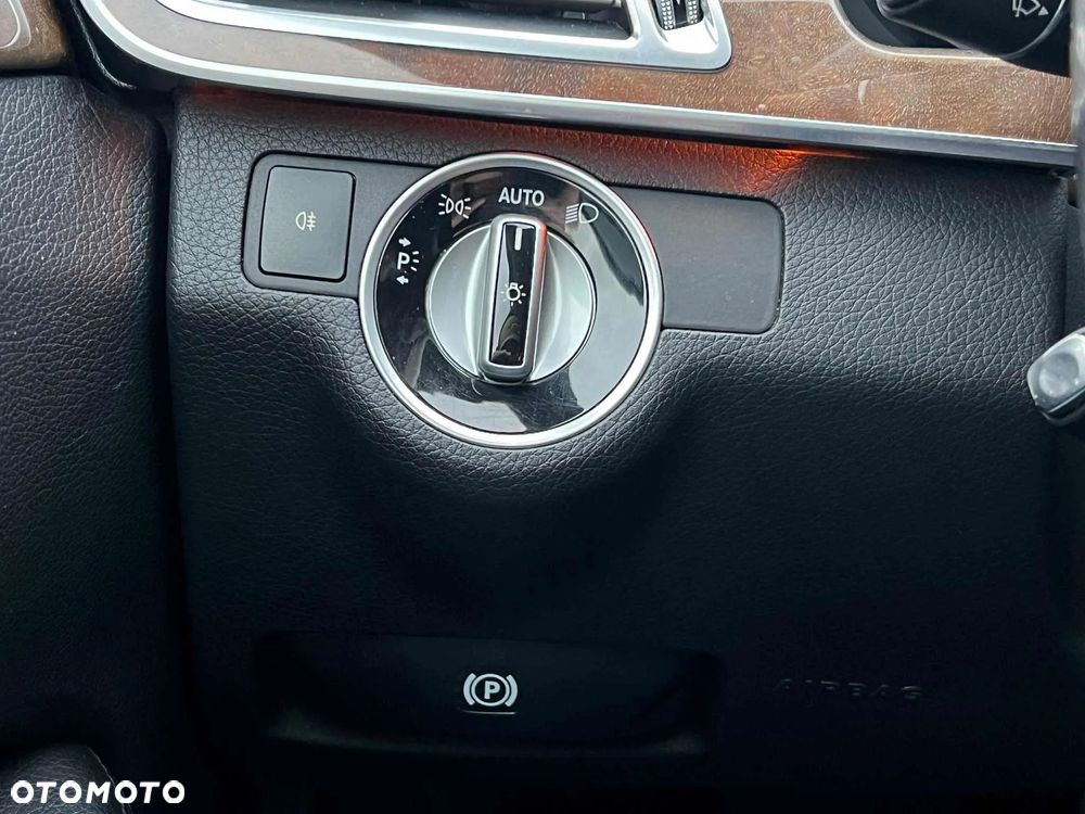 Mercedes-Benz Klasa E - 26