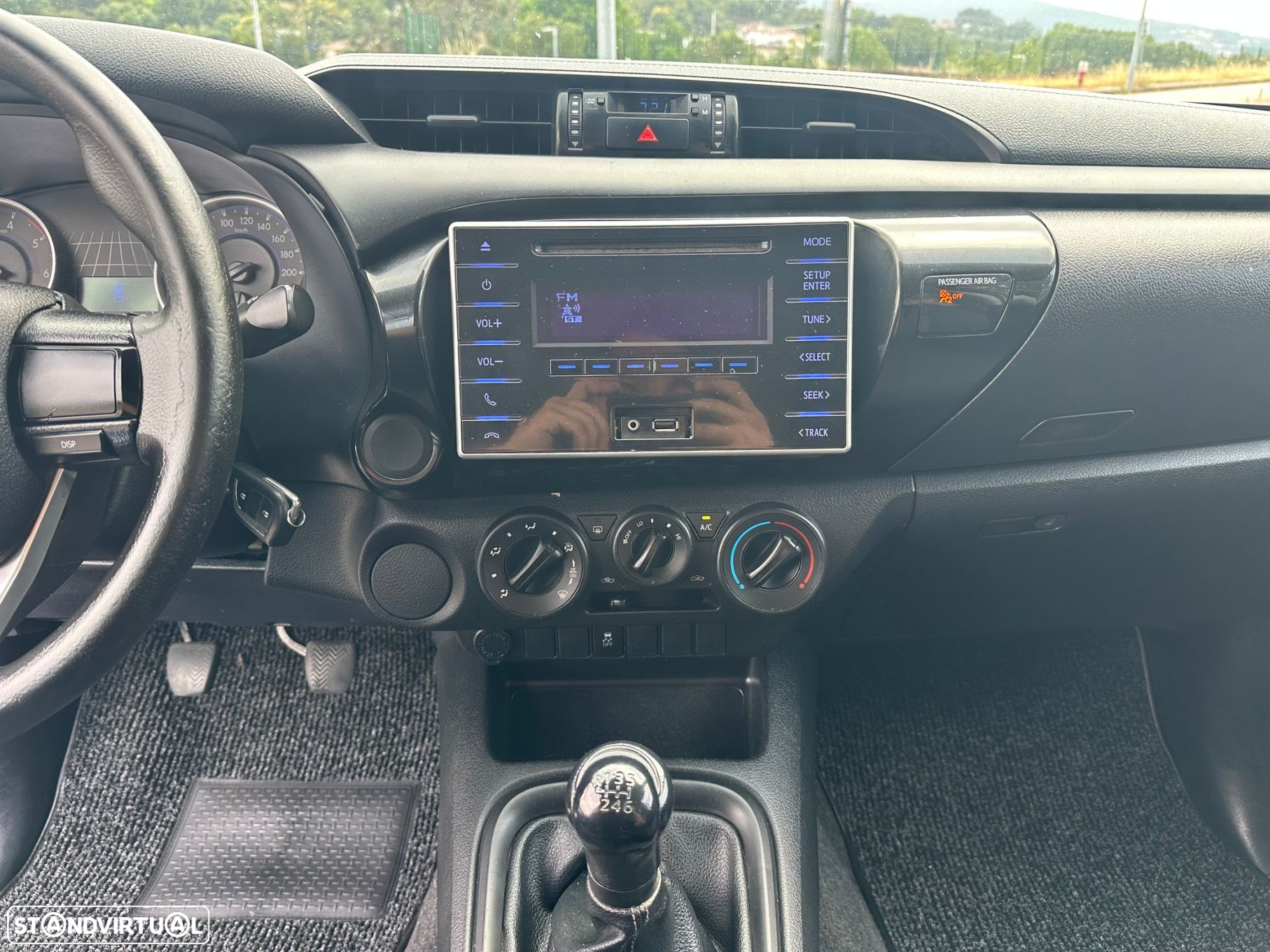 Toyota Hilux 2.4 D-4D 2WD CD - 8