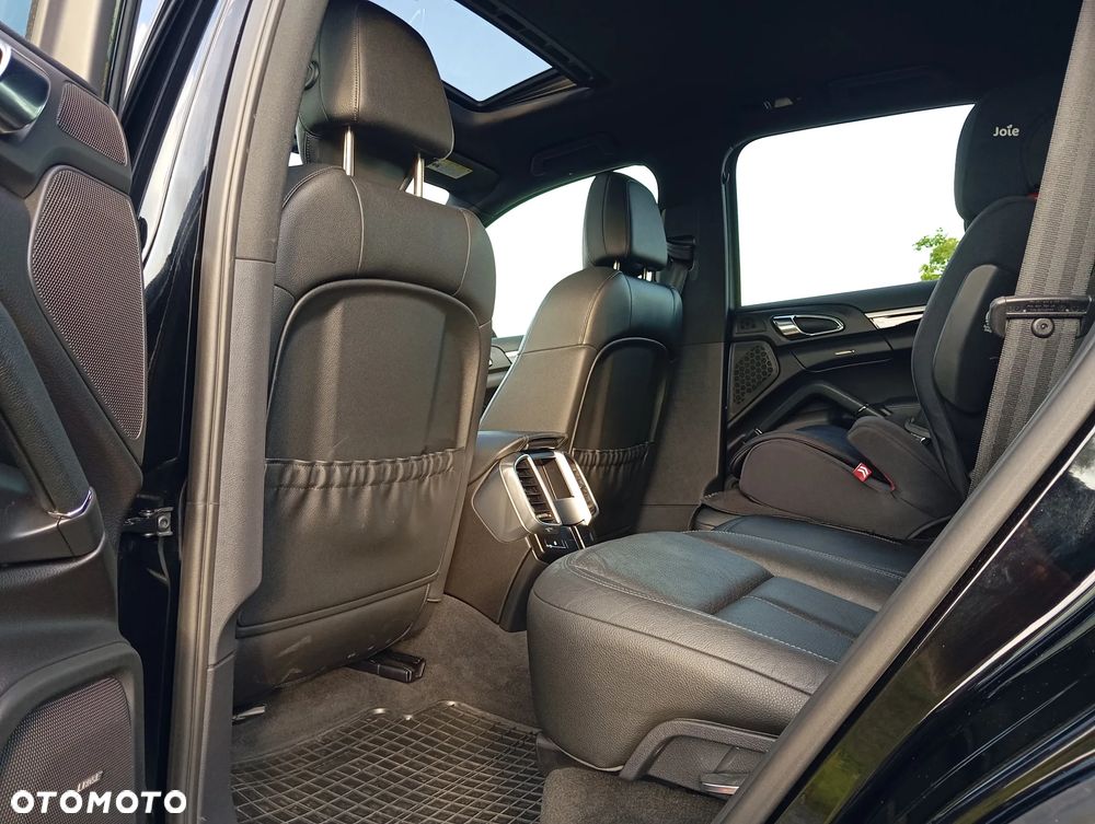 Porsche Cayenne - 14