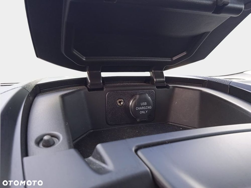Ford Transit Courier - 22