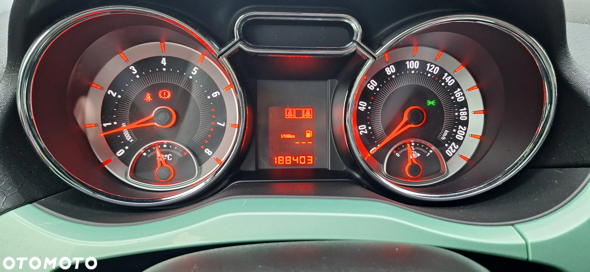 Opel Adam 1.2 - 9