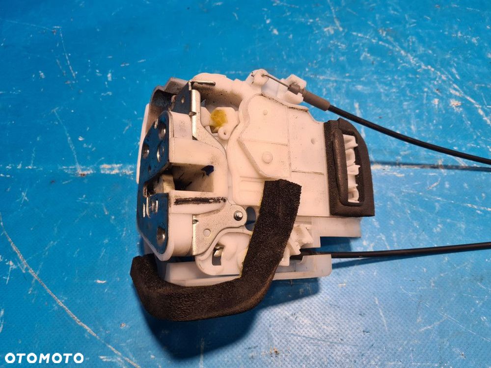 ZAMEK DRZWI PRZÓD PRAWY  SUBARU IMPREZA  III GH - 4