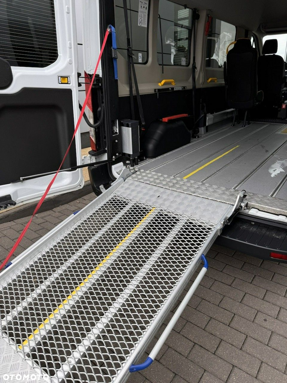 Ford Transit - 12