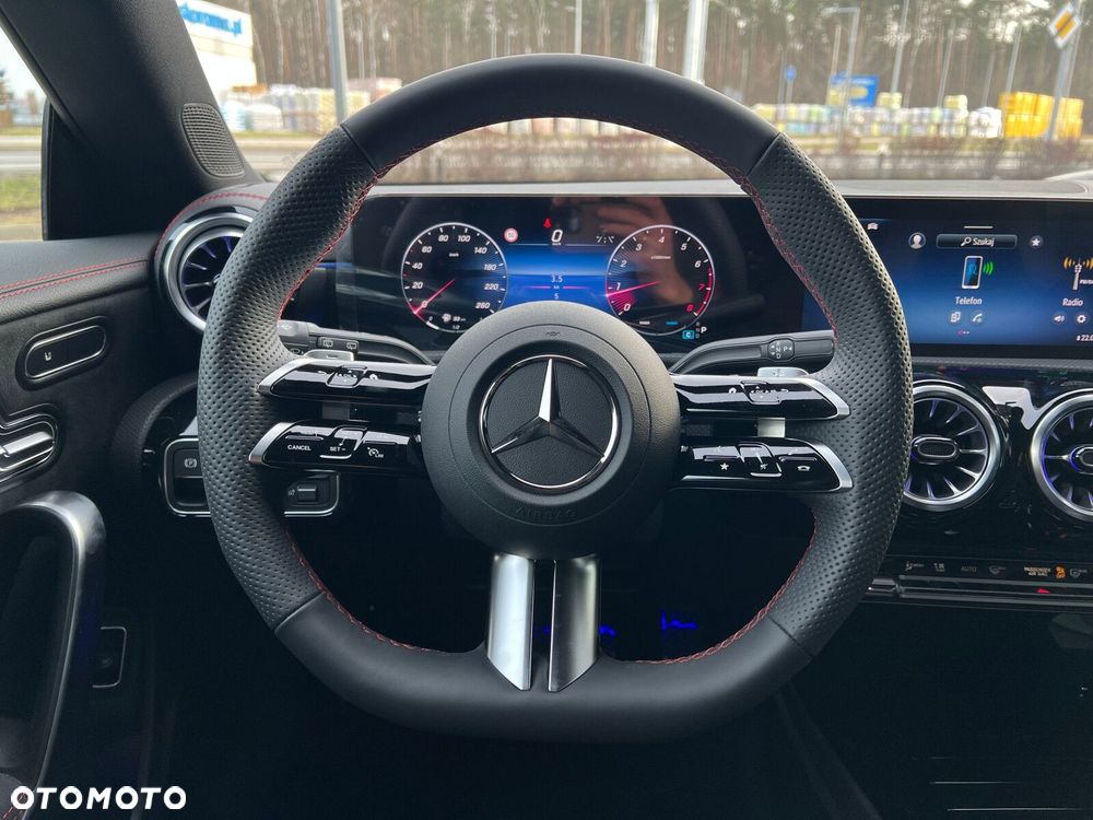 Mercedes-Benz CLA - 13